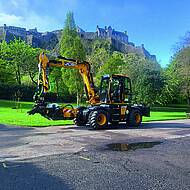 JCB Pothole Pro: Fr&auml;sen &ndash; Zuschneiden &ndash; Reinigen