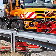 Zaunk&ouml;nig von Kneilmann &ndash; nonstop freim&auml;hen unter Schutzplanken und an Leitpfosten