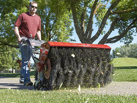 Neue Kehrmaschine Power Broom von Toro