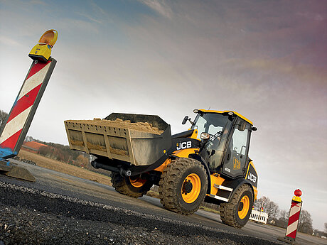 JCB mit gro&szlig;er Produktpalette auf der NordBau 2012