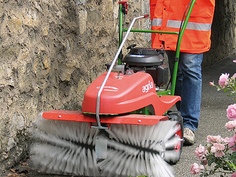 agria 7100 Cleanstar - So kehrt es sich wie von selbst!  