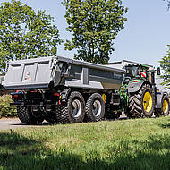 Erdbaukipper jetzt mit Zwangslenkung und 2,55 Metern Außenbreite