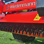 Neuheit: Anbau-Vertikutierer Terra V-Cut