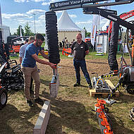 Tiefbau Live: Maschinen-Experten stellen Pflaster-Verlegemaschine vor