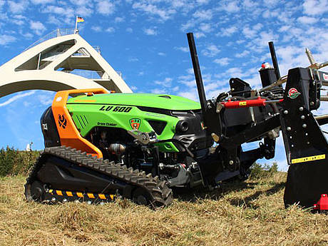 Neue MDB-Funkraupe mit 58 PS Leistung, pr&auml;sentiert von VOGT