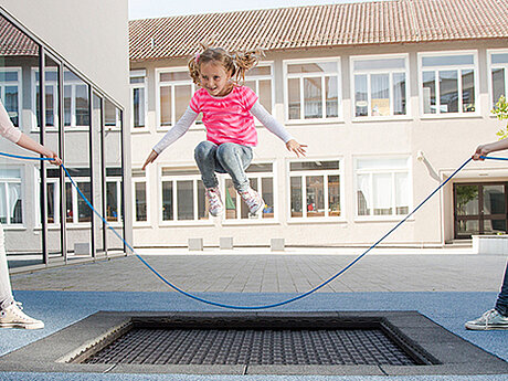 &bdquo;KidsTramp&ldquo; Spielplatz-Trampoline von Eurotramp