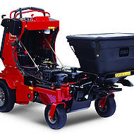 Eine Maschine, viele Aufgaben: Steh-Aerifizierer 29516 von Toro