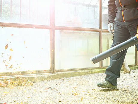 Noch mehr Komfort und Produktivit&auml;t mit dem Laubbl&auml;ser Airion 3 von PELLENC