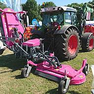 Wiedenmanns pinker Mega-M&auml;her sticht aus Masse hervor