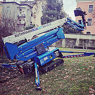 Kompakt im Einsatz: Baumpfleger setzt auf den BLUELIFT SA 18 HB