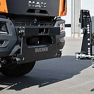 Zweiteilige Frontanbauplatte für GSR-konformen Fahrzeugeinsatz