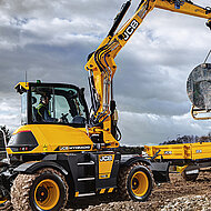 Baggerspezialist auf der RecyclingAKTIV & TiefbauLIVE