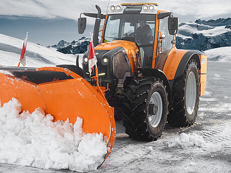 Kostenlose Fronthydraulik bei der Lindner-Fr&uuml;hjahrsaktion