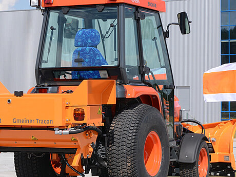 Walzenstreuautomaten von Bucher Municipal