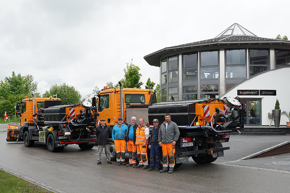 Bauhof Füssen erhält zwei Fahrzeuge mit moderner Streuer-Technik