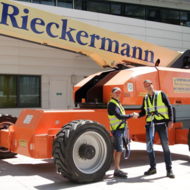 L&uuml;becker Vermiet-Experte setzt auf 48 m-Teleskop-Arbeitsb&uuml;hne