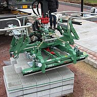 Hunklinger: Deutschlandweiter Mietpark f&uuml;r Pflasterverlegezangen