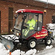 Mit dem vielseitigen Shibaura CM 374 perfekt durch den Winter