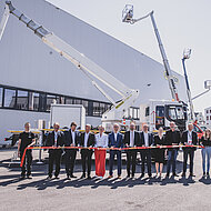 Neue europ&auml;ische Drehscheibe f&uuml;r Hubarbeitsb&uuml;hnen in L&ouml;bau er&ouml;ffnet