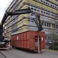 Baustoff-Lieferant setzt zwei PALFINGER-Ladekrane PK 34000 SH ein