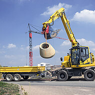 Hublastriese mit kompakten Ma&szlig;en &ndash; Komatsu PW148-11