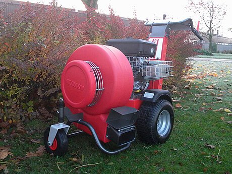 Kinderleichte Laubbeseitigung &ndash; Vento Max von Kersten und VOTEX-Truckloader 521 TL