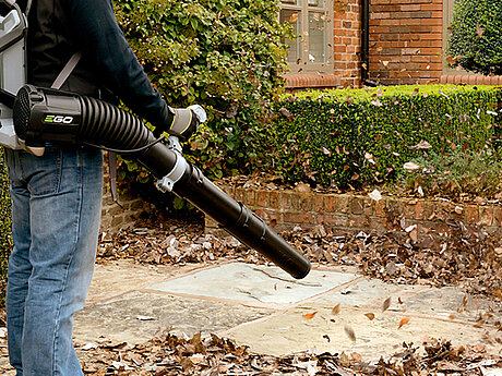 Neuheit: EGO Laubbl&auml;ser mit D&uuml;senturbinen-Technologie