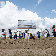 Spatenstich f&uuml;r die gr&ouml;&szlig;te Logistikinvestition des Konzerns