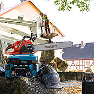 Neue XTREME-POWER-Maschine – Akku-Kettensäge UC030G in Signalfarbe Rot