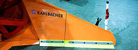 Kahlbacher präsentiert hydraulisch einklappbares Zuführschild