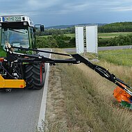 humus BMS: kompakter und bedienerfreundlicher Auslegermulcher 