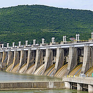 Wasserkraftwerke instand halten: Wasserfluss in Stauseen sichern
