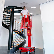 Klein aber oho: mechanische Lifte als Alternative zu Leitern