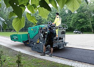 SUPER 800-5 P-Tier: Marktstart für neuen Mini-Straßenfertiger 