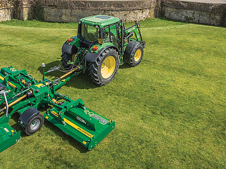 Von der Sportrasen- bis zur Brachf&auml;chenpflege mit MAJOR Equipment 