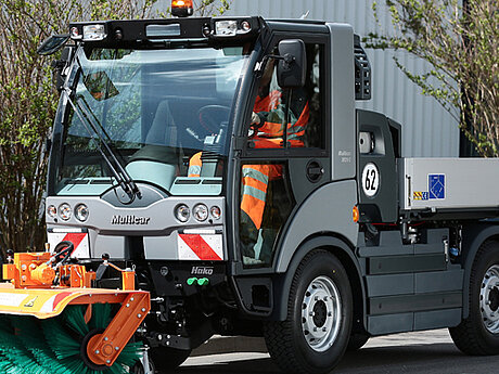 Der neue Multicar M29, das kompakte Multitalent von Hako