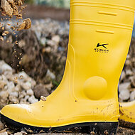 Auf Schritt und Tritt gut begleitet: Sicherheits- und Arbeitsstiefel von K&uuml;bler