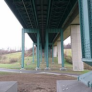 Sanierung ohne Stau &ndash; Ablaufroste der Tautendorfer Br&uuml;cke mit Triflex Cryl Vergussm&ouml;rtel sicher eingebettet