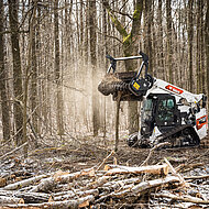 Einzigartige Kombination aus Maschine und Anbauger&auml;t