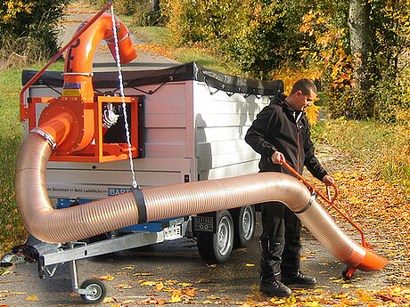 Kraftvoll und handlich: die Laubverladegebl&auml;se LVG 