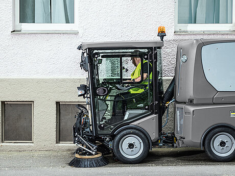 Neue Saugkehrmaschine MC 80 von K&auml;rcher unterschreitet bei Emissionen die k&uuml;nftige Stage V-Norm