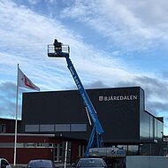 KRANPUNKTEN ERH&Auml;LT ERSTE HYBRIDEN GENIE&reg; Z&reg;-60/37 FE ARBEITSB&Uuml;HNEN 