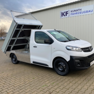 Opel e-Vivaro mit Hinterkipper ausgestattet