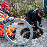 Straßen-Experten präsentieren auf der IFAT Produkte und Geräte zur Schachtrahmenregulierung
