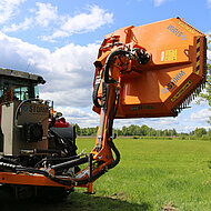 Flexibles Kettenmulchger&auml;t mit 5,40 Metern Reichweite