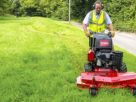 Toro Hydro-Ger&auml;tetr&auml;ger mit Schlegelm&auml;hwerk