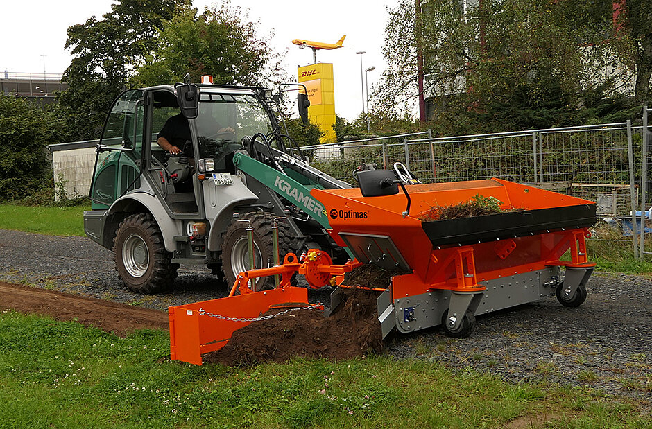 Finliner: Material-Verteilschaufel am Flughafen im Einsatz