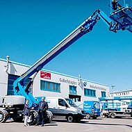 LINDIG ERH&Auml;LT ERSTE NEUE GENIE&reg; S&reg;-85 XC&trade; TELESKOPARBEITSB&Uuml;HNE  IN DEUTSCHLAND 