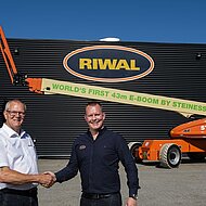 Riwal liefert erste 43 m Elektro-Teleskopb&uuml;hne aus