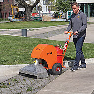 Ohne Chemie – neues ZACHO UKB 625e mit Akku-Heißluftturbine zur Wildkrautbeseitigung